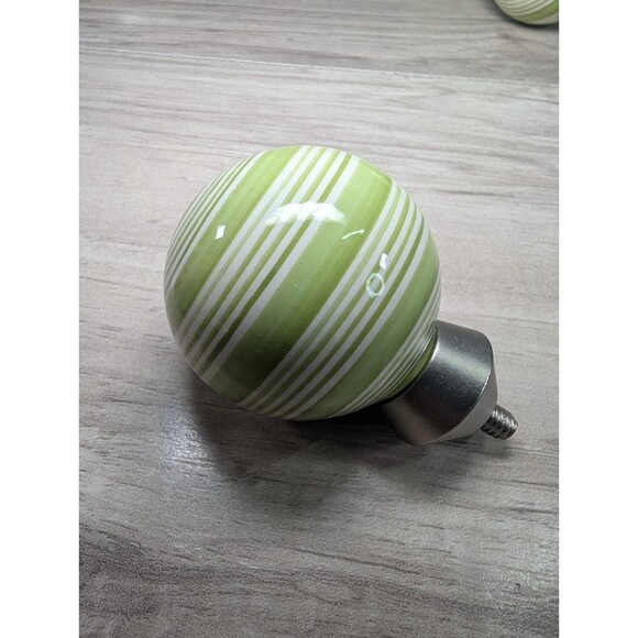 Lot of 8 Pottery Barn Green and White Swirl Curtain Finials + Drapery Tie Backs - Picture 9 of 14